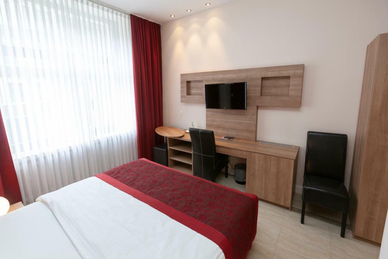 דיסלדורף Hotel Prinz Anton מראה חיצוני תמונה